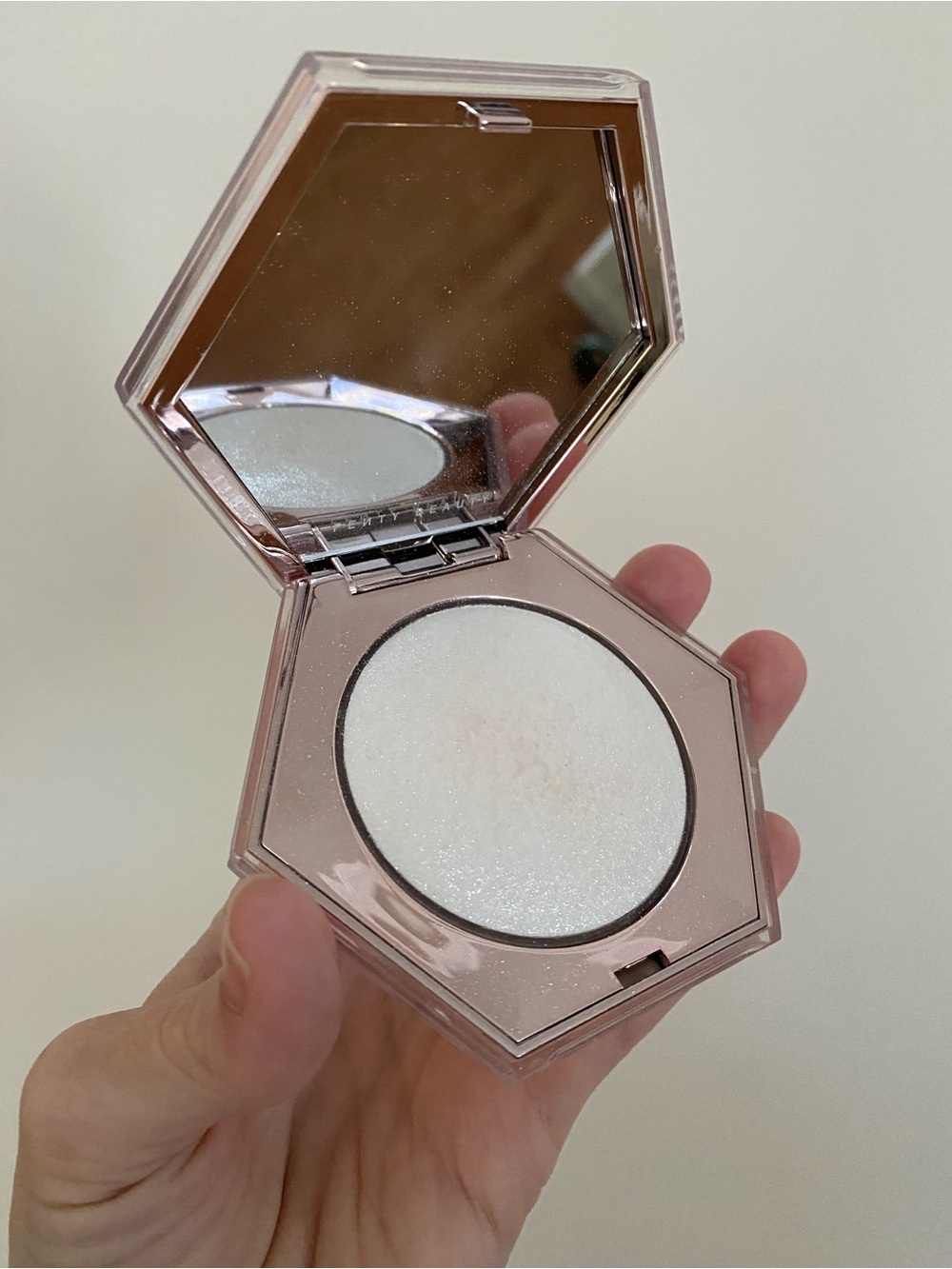 Fenty Beauty Diamond Bomb All-Over Diamond Veil